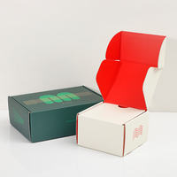 Boîte d'expédition auto-élevante de luxe personnalisée avec revêtement UV, en carton ondulé offset, taille et logo personnalisables pour l'emballage de vêtements
