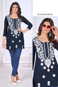 Beste Qualität Designer Short <span class=keywords><strong>Kurtis</strong></span> mit Chikankari Arbeit Freizeit kleider Frauen Kurti Erhältlich aus Indien Export