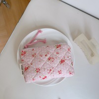 Pochette matelassée en coton à motif floral avec fermeture éclair et dragonne, multi-usage pour serviettes hygiéniques, rouge à lèvres, écouteurs, pièces de monnaie - Filles