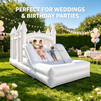 Château gonflable blanc avec toboggan double piste, structure gonflable de qualité commerciale pour mariages, anniversaires et événements