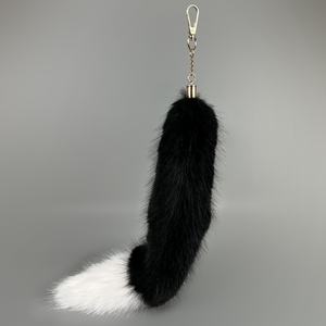 Ligero y ecológico llavero de cola de visón de zorro elegante colgante de joyería de Halloween para mochilas escolares hechas de piel - Product Image 6