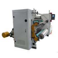 Machine de découpe et de rembobinage horizontale automatique WFQ-1300A à commande PLC pour rouleaux de film plastique à arbre coulissant