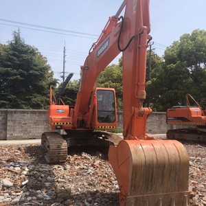 รถขุดไฮดรอลิกแบบตีนตะขาบ DOOSAN DH220LC-7 มือสอง สภาพดีเยี่ยม คุณภาพเชื่อถือได้ พร้อมใบเสนอราคาที่แข่งขันได้ ขาย - Product Image 3