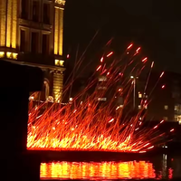 Installation d'éclairage de sculpture d'art scénique carré de grande rue commerciale extérieure allume le feu numérique