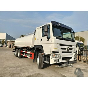 Sinotruk Howo 6x4 20 Cubic Meters <b>Water</b> Transport Tank Truck <b>Water</b> Tanker with Sprinkle - Product Image 3
