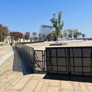 Barrera de Control de Multitudes de Acero <span class=keywords><strong>Galvanizado</strong></span> Resistente a la Corrosión de Alta Calidad con Tamaño Personalizado para Eventos Deportivos - Product Image 1
