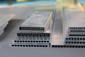 Vente directe usine : Pièces de radiateur – <span class=keywords><strong>Tube</strong></span> plat en aluminium pour radiateur automobile, tailles personnalisables, soudage, dé<span class=keywords><strong>coupe</strong></span>, structure stable - Product Image 6