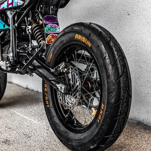 Motocicleta Eléctrica <span class=keywords><strong>de</strong></span> Competición Sur Ron Hype Bee 2025, 5000W, Batería <span class=keywords><strong>de</strong></span> Litio, Vehículo Todoterreno Juvenil, Cuadro <span class=keywords><strong>de</strong></span> Acero, Motocross - Product Image 4