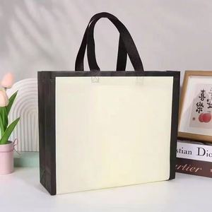 Sacs de shopping personnalisés en tissu non tissé pour l'extérieur et rangements pliables pour l'organisation - Product Image 5