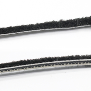 แถบกันลมสำหรับประตูและหน้าต่างบานเลื่อนพลาสติกสีดำแบบกำหนดเองได้ ทนทาน ติดตั้งง่าย เหมาะสำหรับห้องครัว ห้องนอน ห้องนั่งเล่น - Product Image 4