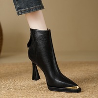 Bottines noires en cuir PU pour femmes, bout pointu, talon bloc, fermeture éclair latérale, bottines de bureau, de soirée et de mode