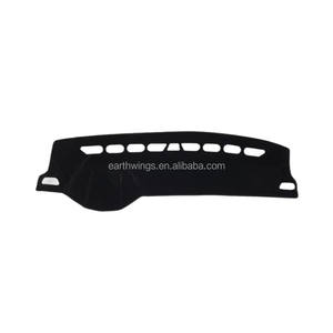 Противоскользящий чехол для приборной панели Skoda Octavia 2 A7 MK2 5E - Product Image 1