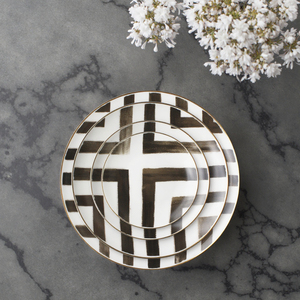 Assiettes de présentation écologiques à bord doré, rayées <span class=keywords><strong>noir</strong></span> <span class=keywords><strong>et</strong></span> <span class=keywords><strong>blanc</strong></span>, en porcelaine fine, pour mariages - Product Image 5