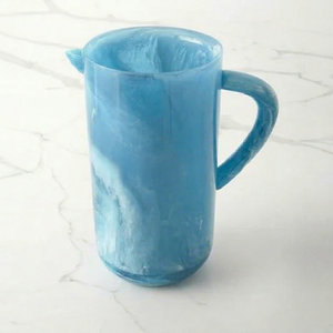 Jarra de agua de resina hecha a mano, perfecta para servir bebidas, añadiendo un color vibrante y mejorando el decoro de tu cocina o comedor. - Product Image 1