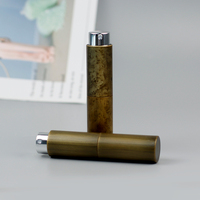Flacon pulvérisateur de parfum en aluminium rechargeable de 8 ml avec procédé de transfert d'eau ancien et populaire