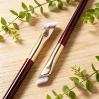 Pinceau de contour vegan en forme de cœur Lilywild OEM/ODM, fibres haute densité pour un sculptage impeccable du menton et des joues, marque personnalisée