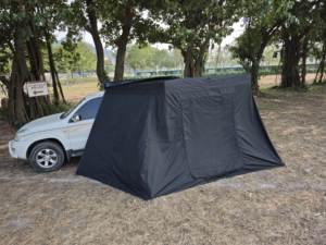 ห้องต่อเติมหลังคาผ้าใบทรงพัดลมแบบชั้นเดียว พรีเมียม สำหรับทุกฤดู ขนาด 270 ซม. พร้อมเสาตั้งพื้น 4 เสา สำหรับติดตั้งกับหลังคาผ้าใบรถยนต์ ขนาด 2 ม./2.5 ม. - Product Image 4