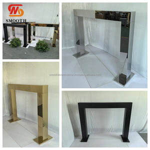 Nouvel Arrivage SMOOTH : Support à Fleurs Carré en Fer Doré pour Centre de Table Intérieur - Product Image 4