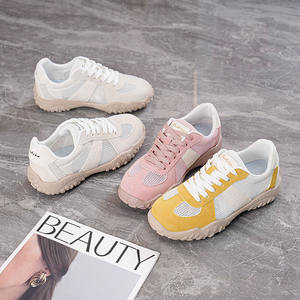 Nuevo estilo de zapatillas deportivas casuales para mujer, ligeras, con cordones, de malla, que aumentan la altura. - Product Image 1