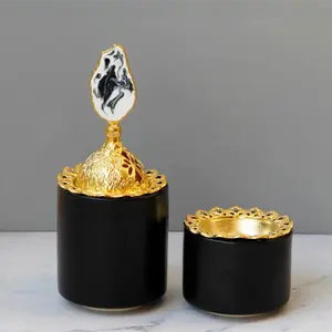 Fornitore popolare moderna di nozze d'oro di base in ceramica con supporto in metallo bruciatore di incenso per la preghiera
