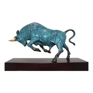 Escultura de touro bronze de fundição