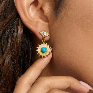 Boucles d'oreilles pendantes plaquées or 18 carats, motif œil turc bleu turquoise et soleil, pour usage quotidien - Product Image 2