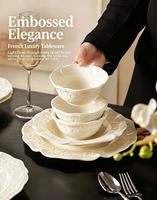 Service de table en céramique gaufrée française, blanc crème, assiettes et bols, motif floral vintage, vaisselle sûre pour la maison, la cuisine, les mariages et la décoration de table.