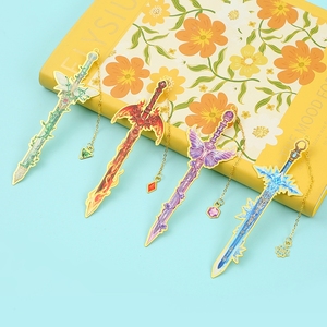 Marque-page en laiton fantaisie en métal, imprimé UV, émail souple, motif épée éternelle, pour cadeau esthétique, culturel et créatif, vente en gros - Product Image 2