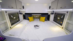 Conquer Falcon Remorque de camping <span class=keywords><strong>4x4</strong></span> tout-terrain aux normes australiennes avec suspension pneumatique, cuisine coulissante, rangement avant et espace de rangement modulé moderne - Product Image 3