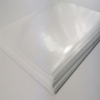 Matériau d'étiquette autocollante en BOPP simple face mat blanc 54 µm 75 µm, impression UV, colle acrylique pour utilisation d'étiquettes imperméables