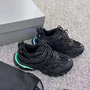 รองเท้ากีฬาแบบมีไฟ LED รุ่น Track 3.0 สไตล์เรโทร ดีไซน์เนอร์ รองเท้าลำลอง ขายส่งจากโรงงาน ปี 2025 - Product Image 1