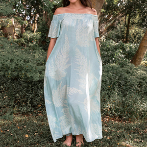 Robe bohème fluide à épaules dénudées, imprimée d'inspiration insulaire, fabriquée en usine, de haute qualité, douce, 100% rayonne - Product Image 1