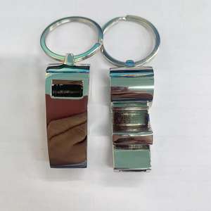 Silbato abrebotellas de metal holandés con logotipo personalizado con llavero - Product Image 2