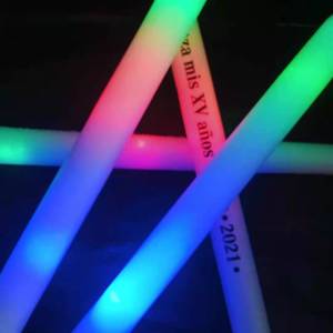อุปกรณ์ปาร์ตี้แบบกำหนดเองพร้อมโลโก้ ปี 2022 ของอี้หวู่ ไม้โฟมเรืองแสง LED ขนาด 18 นิ้ว กันน้ำ สไตล์โรแมนติก สำหรับฮาโลวีนและวันขอบคุณพระเจ้า - Product Image 6