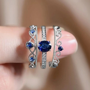 Set di Tre Anelli Royal Crown per Donne, Gioielli Eleganti Vintage di Tendenza - Product Image 3