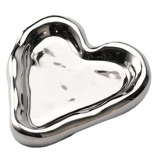 Bandeja de Cerámica Multifuncional Art Deco para Exhibición de Joyas, con Forma de Corazón Irregular, para Fotografía de Joyas y Adorno de Escritorio - Product Image 5