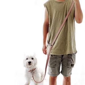 Multifunktionales Hundeleinen-Set mit Einfarbigem Muster zum Umhängen, Verstellbares Trainingshalsband aus Kunstleder mit Freihand-Hundetrainingsleine - Product Image 1