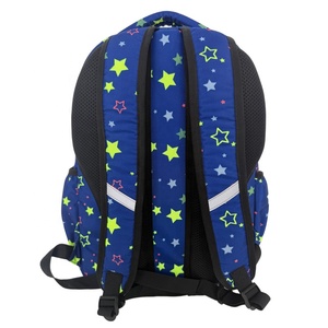 Patrón <span class=keywords><strong>de</strong></span> estrella Mochilas escolares Logotipo personalizado Sublimación Mochilas para estudiantes Mochila escolar <span class=keywords><strong>de</strong></span> gran capacidad para niños y niñas - Product Image 3