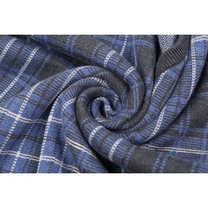 Pull à col en V à la mode pour hommes, manches longues, tricoté avec un motif à carreaux en coton cachemire pour la saison d'automne - Product Image 4