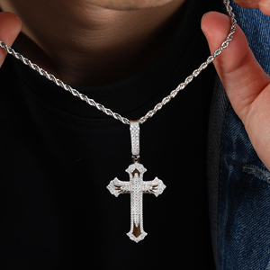 Nuovo Arrivo 2026: Ciondolo Croce Gotica Decorata con <span class=keywords><strong>Ali</strong></span> in <span class=keywords><strong>Argento</strong></span> Sterling 925 per Uomo, Lussuoso Moissanite VVS1 <span class=keywords><strong>D</strong></span> che Supera il Test del Diamante - Product Image 5