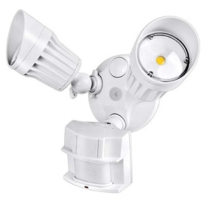 ไฟส่องสว่างภายนอกอาคารแบบ LED 30W 2 หัว แสงสีขาว พร้อมเซ็นเซอร์ตรวจจับความเคลื่อนไหว เปิด-ปิดอัตโนมัติ ตั้งแต่พลบค่ำถึงรุ่งเช้า 5000K มาตรฐาน IP65 - Product Image 1