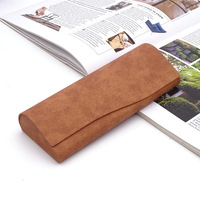 Étui à lunettes incurvé en suède texturé, boîte de rangement rigide portable rose pour lunettes de myopie