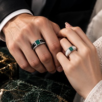 JLM Ensemble de bagues de couple vintage en céramique noire et blanche avec incrustation rayée verte et pierres CZ pavées, alliance d'anniversaire et de mariage