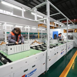 ระบบจัดเก็บพลังงานแบบติดตั้งบนแร็คที่ปรับแต่งได้ 51.2V 100Ah LiFePO4 พร้อม BMS ระบบไฮบริดกริด ออลอินวัน - Product Image 5