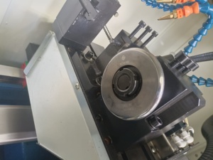 Máquina giratoria hidráulica CNC para tuberías de Metal, tubo de acero y aluminio - Product Image 3