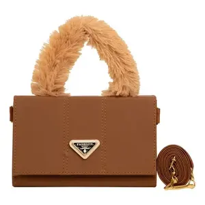 Sac messager Fana Sophia en cuir véritable camel, taille XL, avec décoration chaîne, sac bandoulière pour femme - Product Image 1