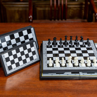Mini jeu d'échecs pour adultes et enfants, pliable, magnétique, emballage en boîte, compact et pratique pour les voyages