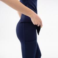 Uniformes médicaux pour femmes YUHONG, col en tissu tissé, coupe régulière, grande taille, style asymétrique personnalisé, pour usage hospitalier