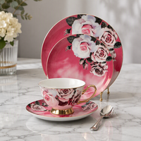 Services de table de luxe en porcelaine fine, design personnalisé, incrustation dorée, vaisselle moderne écologique pour mariage
