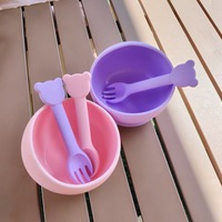 Vente en gros de bols à nourriture pour bébés en silicone de qualité supérieure, antidérapants, imperméables, sans BPA, de qualité alimentaire, avec ventouse, vaisselle pour micro-ondes